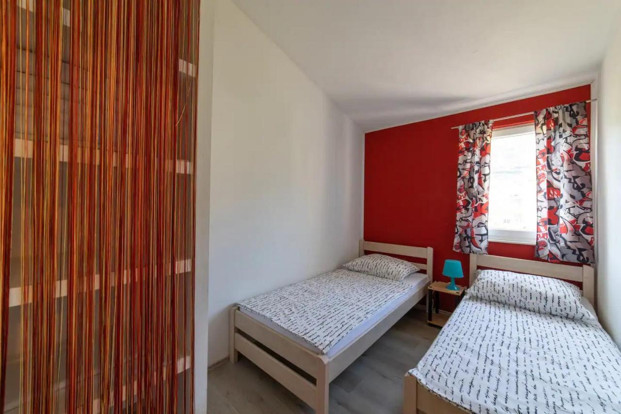 Holiday Home Chester With Heated Pool Kaštela エクステリア 写真