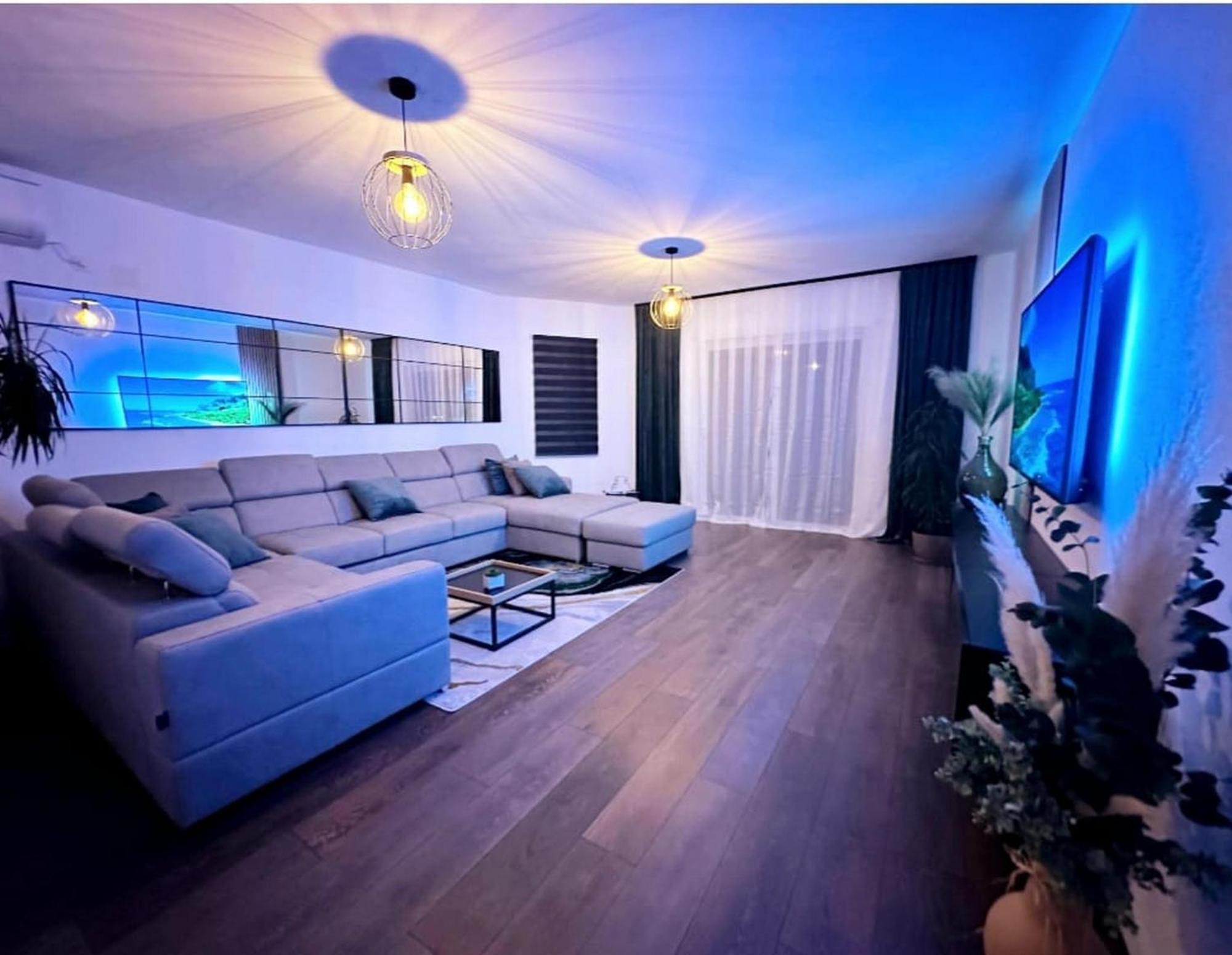 Holiday Home Chester With Heated Pool Kaštela エクステリア 写真