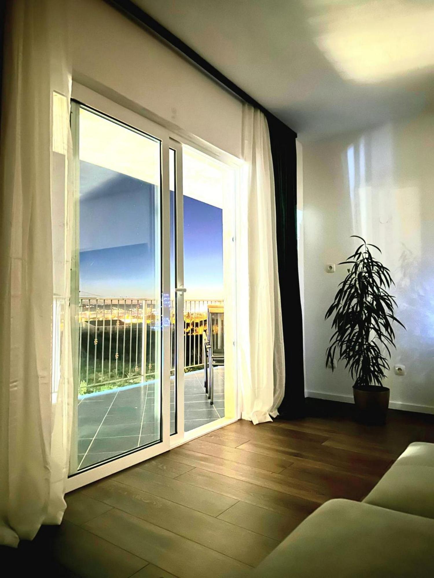 Holiday Home Chester With Heated Pool Kaštela エクステリア 写真