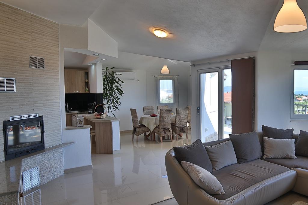 Holiday Home Chester With Heated Pool Kaštela エクステリア 写真