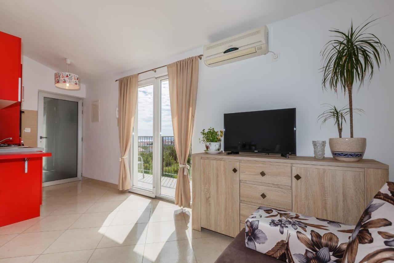 Holiday Home Chester With Heated Pool Kaštela エクステリア 写真